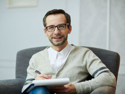 Cédric - Psychologue Clinicien - Maitrise de psychologie à dominante psychopathologie / Master Professionnel de psychologie clinique et psychopathologie. Fondateur de Psycho-Justice, Expert en socio-judiciaire.